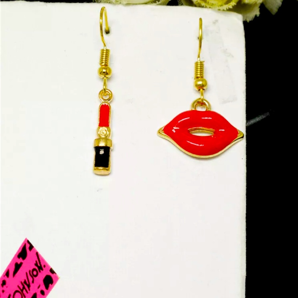 New BetseyJohnson Red Sexy Lipstick Stand Earrings